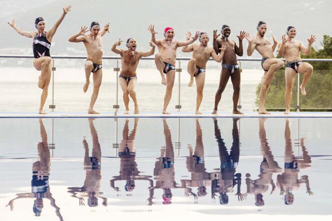 Une comédie populaire autour d’une équipe de water-polo gay qui brille plus par son sens de la fête que par ses performances.