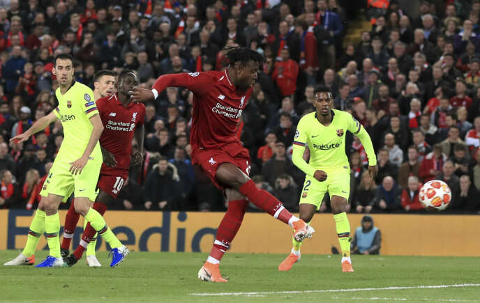 L’attaquant Divock Origi inscrit le quatrième but  de Liverpool, synonyme de qualification contre Barcelone en demi-finale retour de Ligue des champions, le 7 mai à Anfield, le stade des Reds.