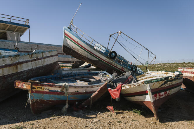 Un cimetière de bateaux de migrants, à Lampedusa, le 30 avril.
