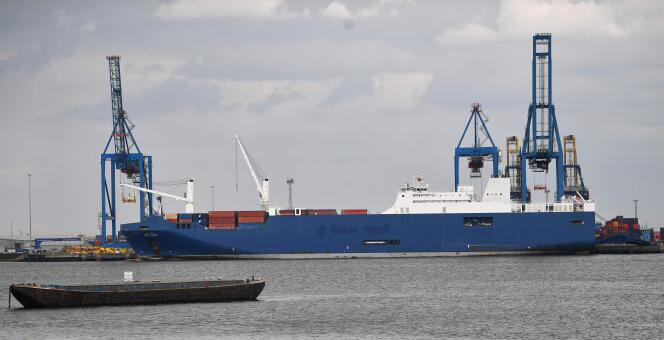 Le « Bahri-Yanbu » dans le port de Tilbury à Essex, en Angleterre, le 7 mai.