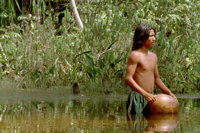 Henrique Ihjãc Krahô dans un extrait du film brésilien « Le Chant de la forêt ».