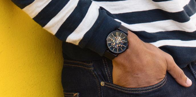 Une montre de la marque sénégalaise Mathydy, conçue et assemblée à Dakar.