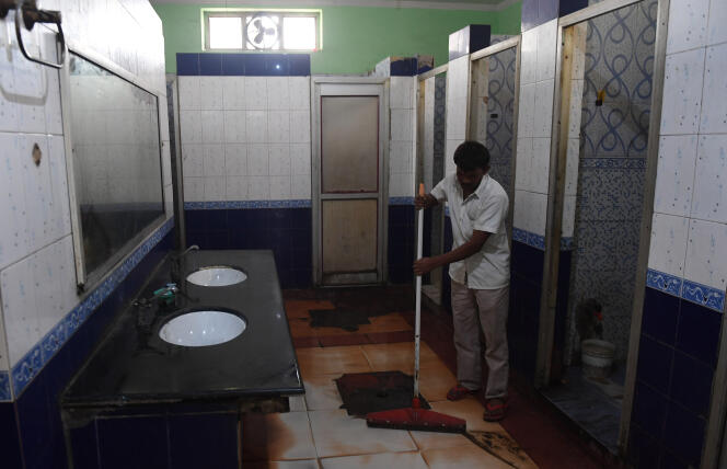 Dans des toilettes publiques de Ghaziabad, dans l’Uttar Pradesh, en novembre 2017.