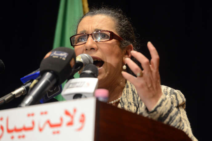 La secrétaire générale du Parti des travailleurs, Louisa Hanoune, lors d’un meeting à Kolea, en Algérie, le 8 avril 2014.