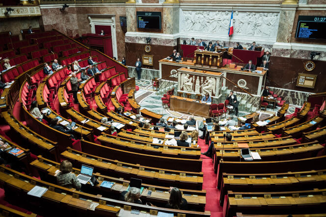 L’Assemblée nationale examine le projet de loi pour la restauration de la cathédrale Notre-Dame de Paris, le 10 mai.
