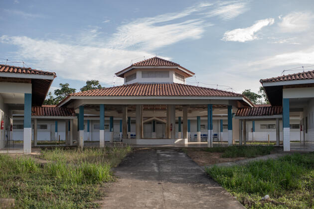 Dans l’école du village de Metuktire où habite le chef Raoni, les enseignants sont indigènes et l’éducation est inculquée en langue kayapo.