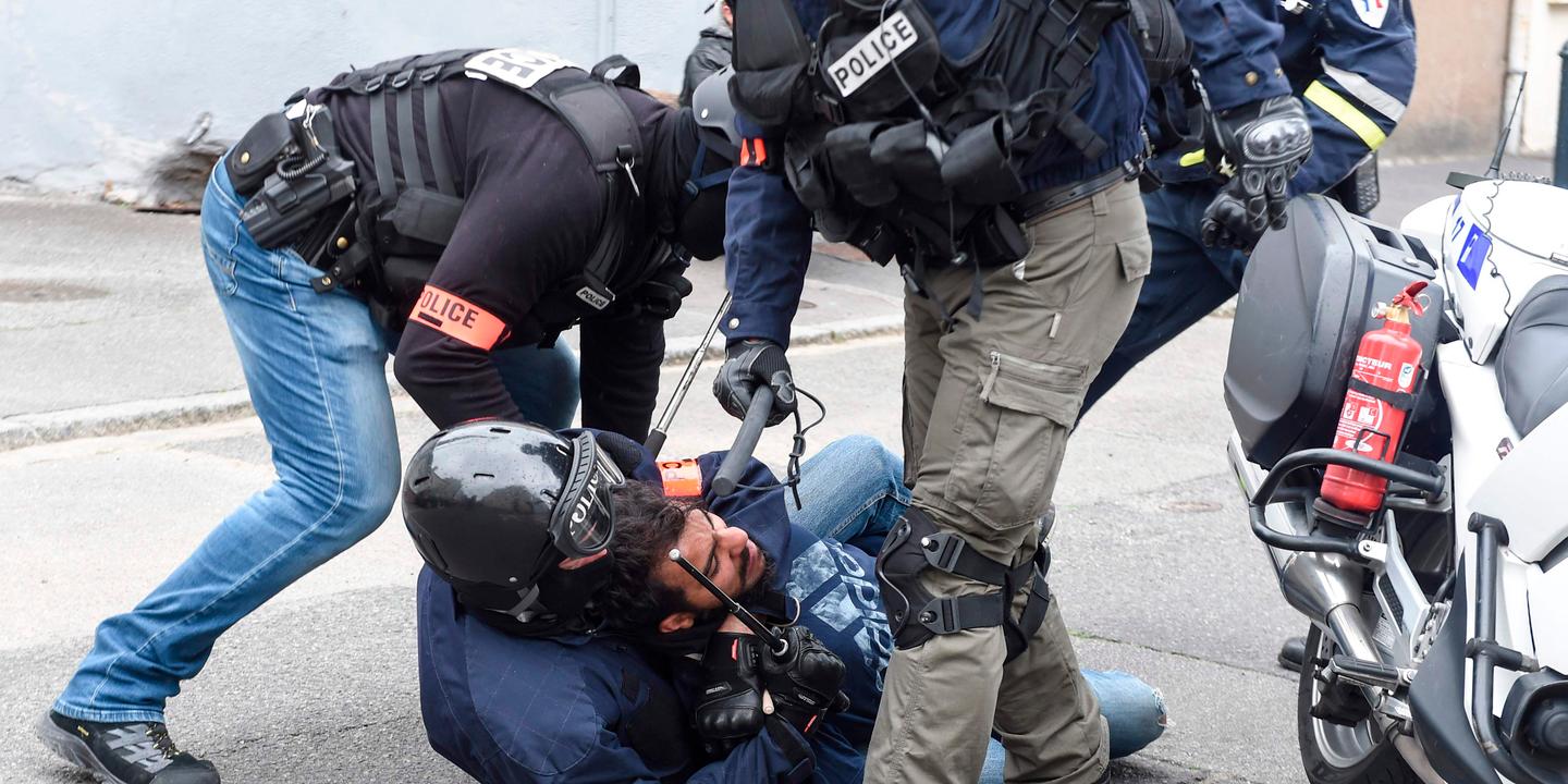 Des observateurs de manifestations de « gilets jaunes » victimes d’intimidations policières