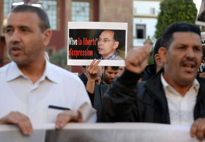 Manifestation de soutien à l’universitaire marocain Maati Monjib à Rabat, le 21 octobre 2015.