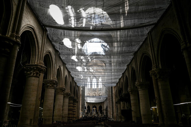 Vue de l’intérieur de la cathédrale Notre-Dame de Paris, le 15 mai.