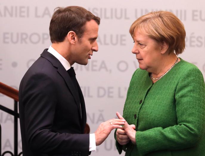 Angela Merkel et Emmanuel Macron, à Sibiu, en Roumanie, le 9 mai.