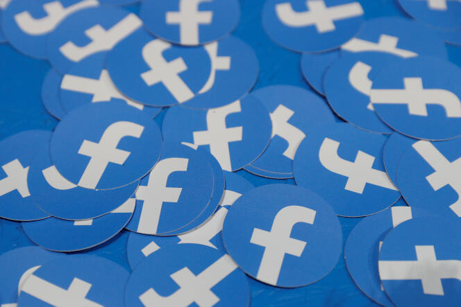 Des milliers de groupes Facebook sont devenus « secrets » ces derniers jours.
