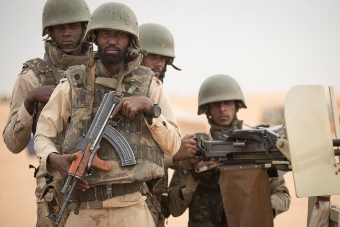 Soldats mauritaniens de la Force conjointe G5 Sahel en novembre 2018, à la frontière malienne.