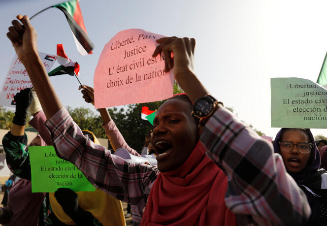 Manifesation pour la fin du régime militaire et la démocratie à Khartoum, le 29 avril 2019.