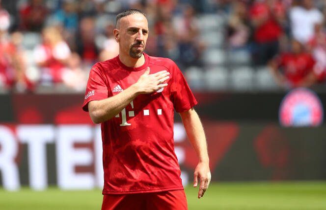 Franck Ribéery warms up before a match with Bayern Munich, where he played for most of his career. May 18, 2019.