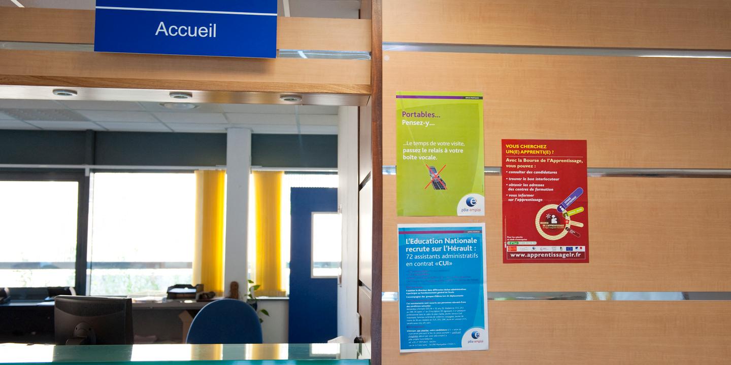 Surprenante Mise A Pied D Une Directrice D Agence De Pole Emploi