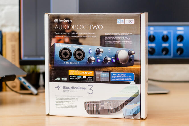 L’AudioBox iTwo est livrée dans une boîte plutôt petite, assez facile à glisser dans un sac à dos ou une valise pour les sessions d’enregistrement nomades.