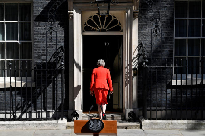 Royaume-Uni: le gouvernement de Theresa May enchaîne les coups