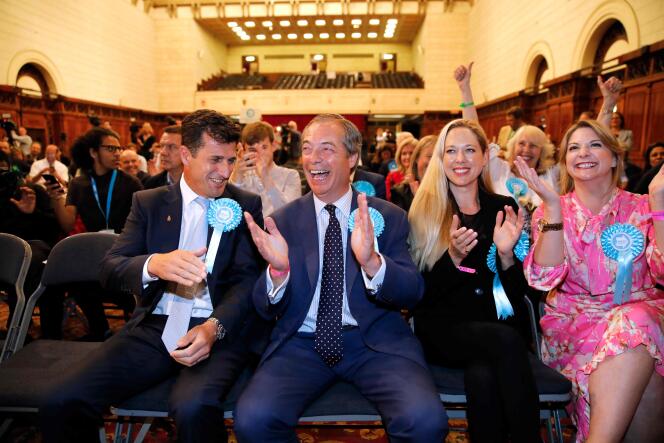 Le chef de file du Parti du Brexit réagit à l’annonce des résultats du scrutin européen, le 26 mai, à Southampton (Angleterre).