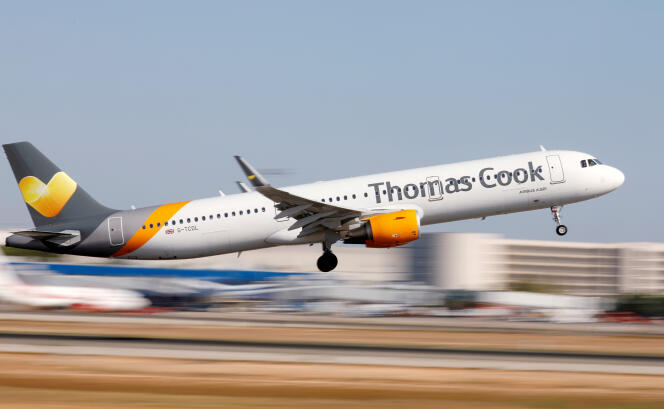 Un airbus A321 de la compagnie aérienne Thomas Cook Airlines, en juillet 2018, à l’aéroport de Palma de Majorque, en Espagne.