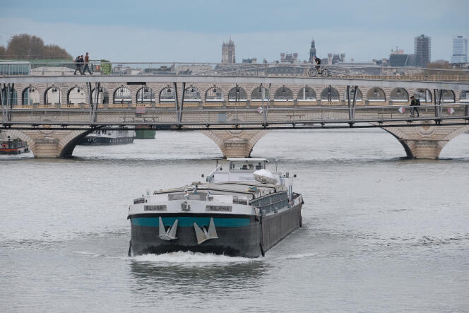 « La France, avec 8 500 km de réseau fluvial, dont 2 000 km accessibles aux bateaux de grand gabarit reliés aux grands ports maritimes, et son positionnement au carrefour de l’Europe, dispose d’un atout incomparable. »