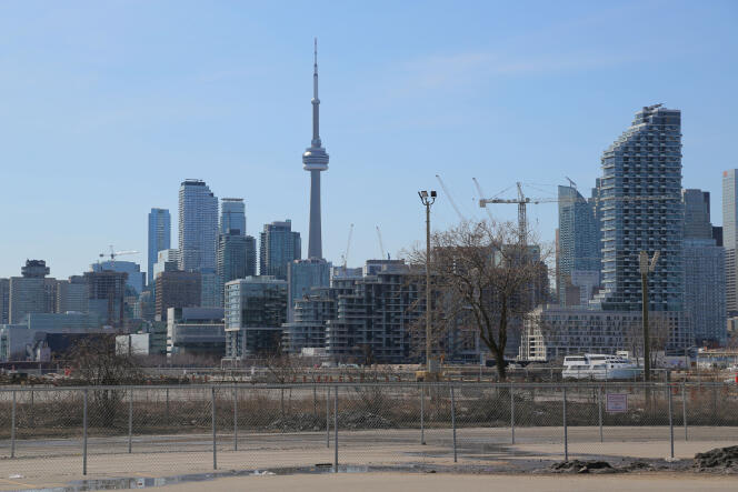 Le  centre-ville de Toronto (Ontario), vu depuis le quartier de Quayside, où Sidewalk Labs, filiale d’Alphabet Inc. et société sœur de Google, a implanté son centre technique.