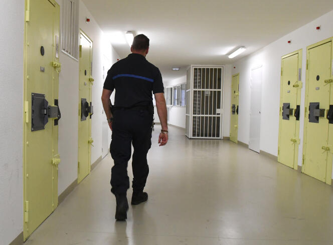 Dans l’unité pour détenus violents de la prison de Sequedin (Nord), près de Lille, le 26 avril.