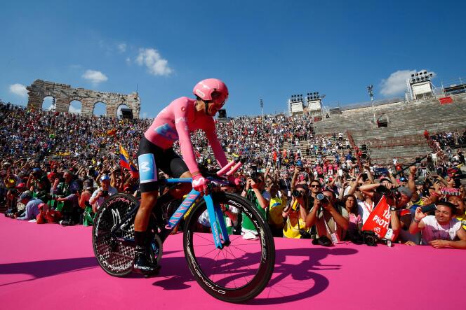 L’Equatorien Richard Carapaz après la dernière étape du 102e Tour d’Italie, un contre-la-montre à Verone, le 2 juin 2019. 
