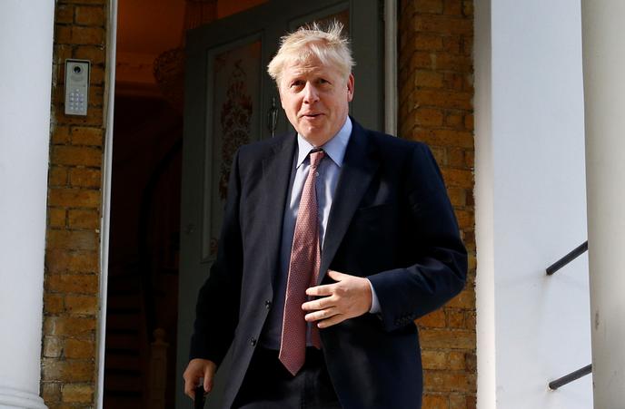 « Nos amis et partenaires doivent comprendre que l’argent sera conservé jusqu’à ce que nous ayons plus de clarté sur le chemin à prendre », a dit Boris Johnson.