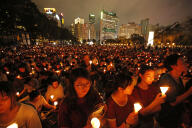 Veillée en souvenir de Tiananmen, dans le parc Victoria de Hongkong, mardi 4 juin.