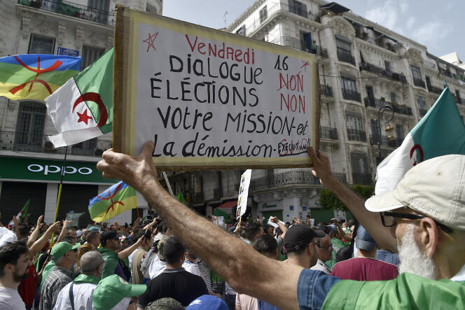 Lors d’une manifestation à Alger, vendredi 7 juin.