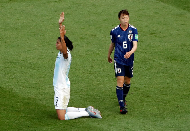 La joie de la joueuse argentine Sole Jaimes après le match nul deson pays face au Japon.