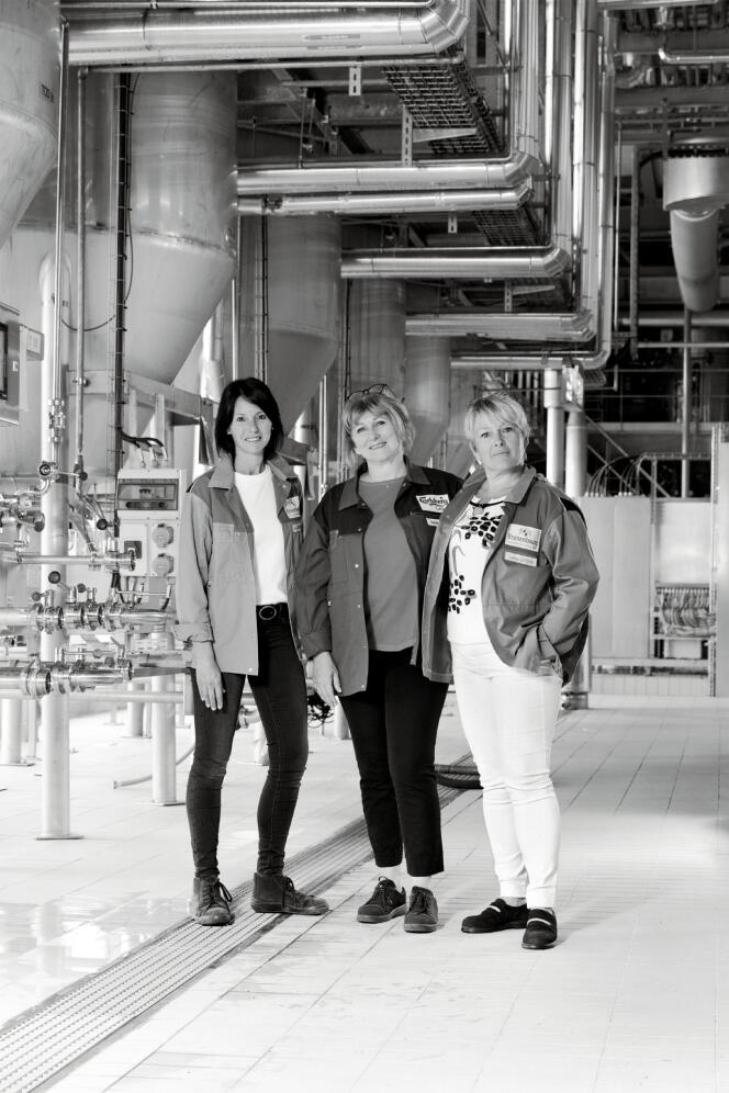 A elles trois, Céline Chauvin Schera, Sylvie Lienhart et Laurence Gutfreund (de gauche à droite) contrôlent l’intégralité du processus de fabrication. Le plus complexe ? Obtenir un produit identique à partirdu vivant.