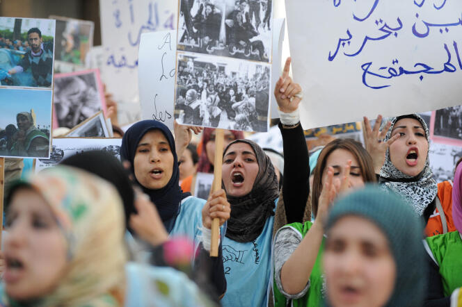 Des Marocaines manifestent lors de la Journée internationale des femmes, à Rabat, le 8 mars 2014.