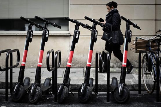 Alquiler de scooters eléctricos, en París, el 14 de junio de 2019.