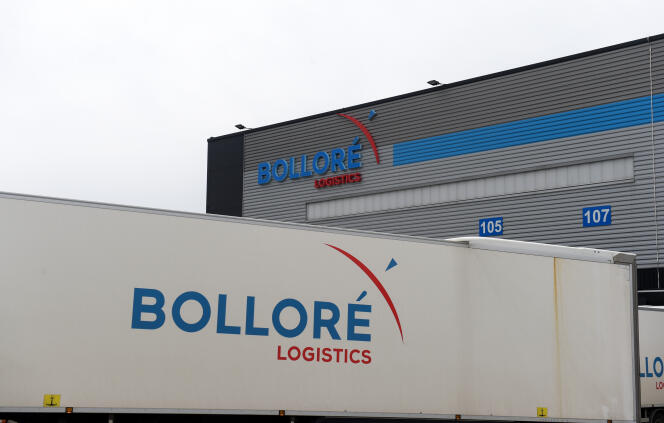 Plate-forme du groupe Bolloré, à l’aéroport Roissy Charles-de-Gaulle, le 10 avril 2019.