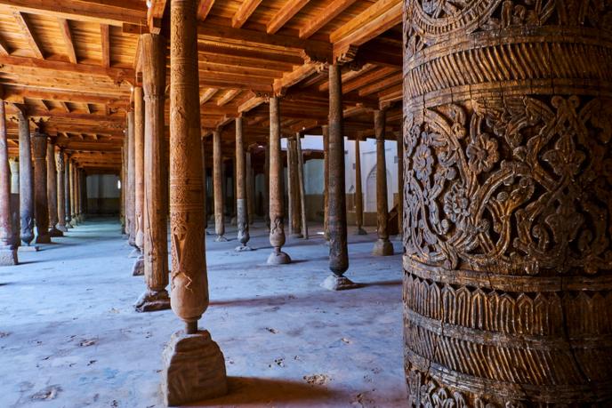 Les 218 colonnes de la mosquée Juma, à Khiva.
