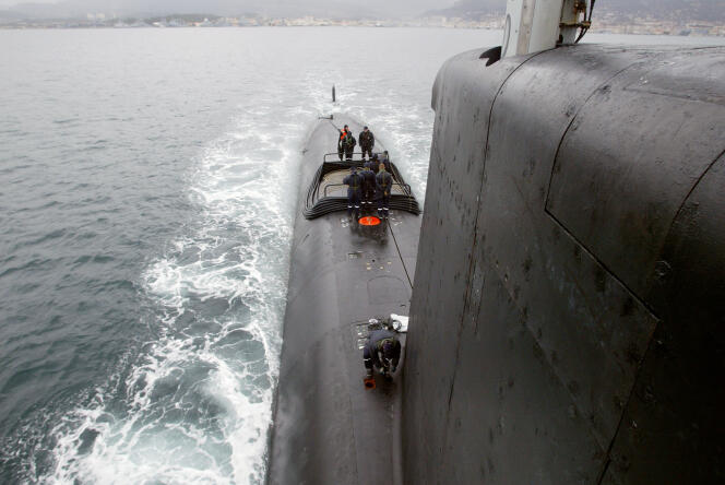 Le Saphir en 2006, lors d'un retour de plongée du sous-marin nucléaire d'attaque en Méditerranée.