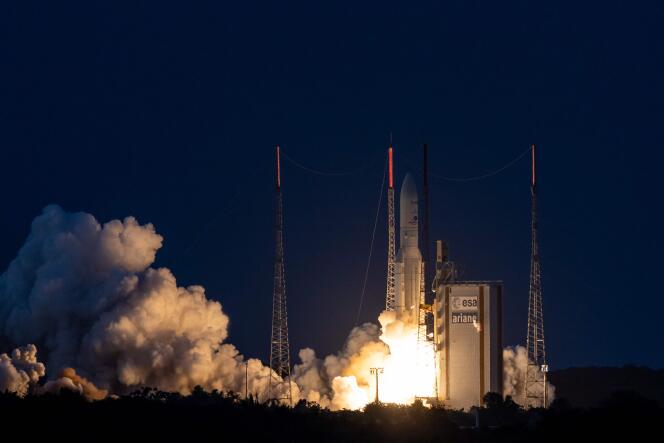 Décollage de la fusée Ariane 5 le 20 juin à Kourou, en Guyane.