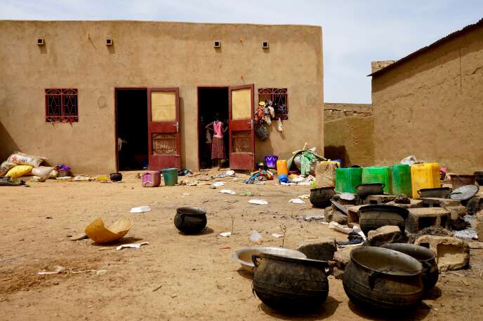 Selon les autorités burkinabées, plus de 1 500 personnes déplacées par des violences dans le nord du pays sont arrivées à Ouagadougou depuis le 7 juin 2019. Ces réfugiés de l’intérieur s’installent où ils peuvent, notamment dans les écoles.
