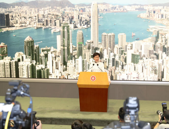 La chef de l’exécutif de Hongkong, Carrie Lam, annonce le 15 juin, la suspension du projet de loi sur les extraditions vers la Chine.