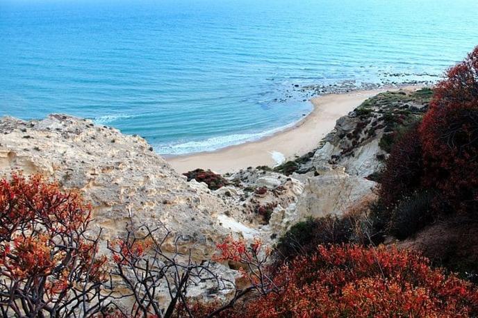 La plage sauvage de Torre Salsa.