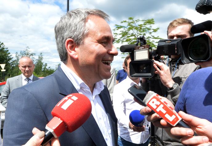 Xavier Bertrand, président des Hauts-de-France, était présent à l’inauguration des bus. Ici, à Valenciennes, le 21 juin 2019.