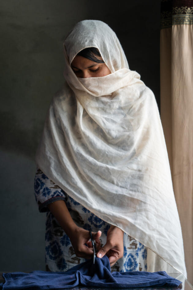« C’est ma mère qui m’a dit d’utiliser un bout de tissu durant mes règles. Je n’ai pas les moyens d’acheter des serviettes hygiéniques », explique Saba, 18 ans, qui vit à Islamabad, au Pakistan.