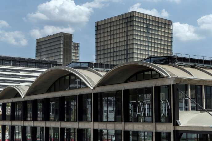 Station F, dans le 13e arrondissement de Paris, se veut le plus grand campus de start-up au monde. Elle en héberge un millier.