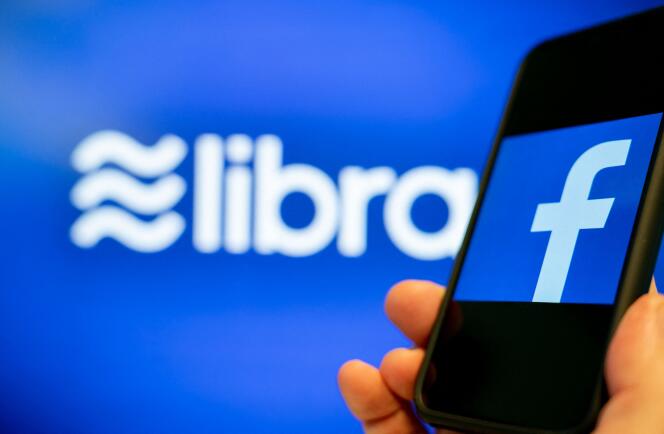 Avec libra, Facebook peut « profiter de sa position monopolistique dans le monde des réseaux sociaux pour devenir la banque secondaire de centaines de millions d’utilisateurs, et la banque primaire des personnes exclues du système bancaire actuel. »