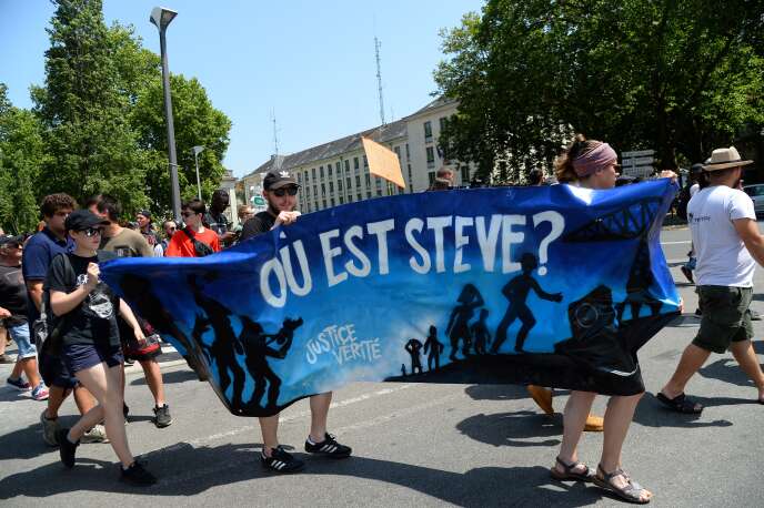 A Nantes Une Marche Pour Steve Et Les Tombés Dans La Loire