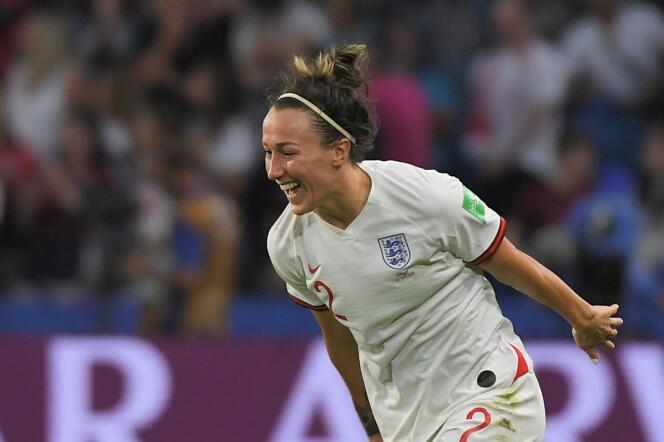 La défenseuse anglaise Lucy Bronze après avoir marqué contre la Norvège, lors du quart de finale de la coupe du monde, au Havre, le 27 juin.
