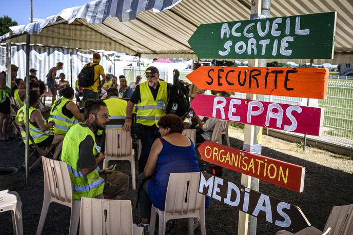 Les Gilets Jaunes Cherchent La Convergence Pour En