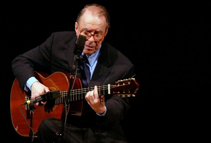 Le Chanteur Brésilien Joao Gilberto Inventeur De La Bossa Nova Est
