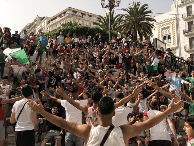 Des supporteurs du Mouloudia Club d’Alger.